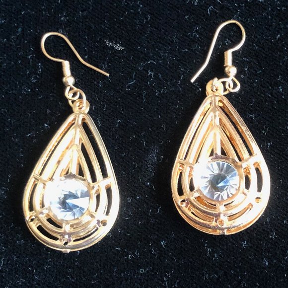 Betsey Johnson Teardrop earrings - Picture 1 of 3